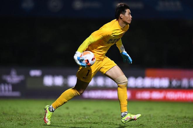 包含转折点浙江队战术微调,中超关键时刻攻防权衡,信心回归,轮换策略成焦点的词条 包含转折点浙江队战术微调,中超关键时刻攻防权衡,信心回归,轮换策略成焦点的词条