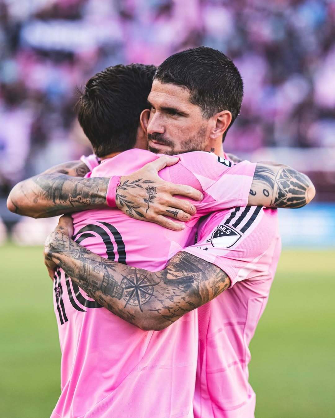 包含西汉姆迎国王杯关键赛，冲刺阶段队长鼓劲，震撼外界，赛季目标并未改变的词条