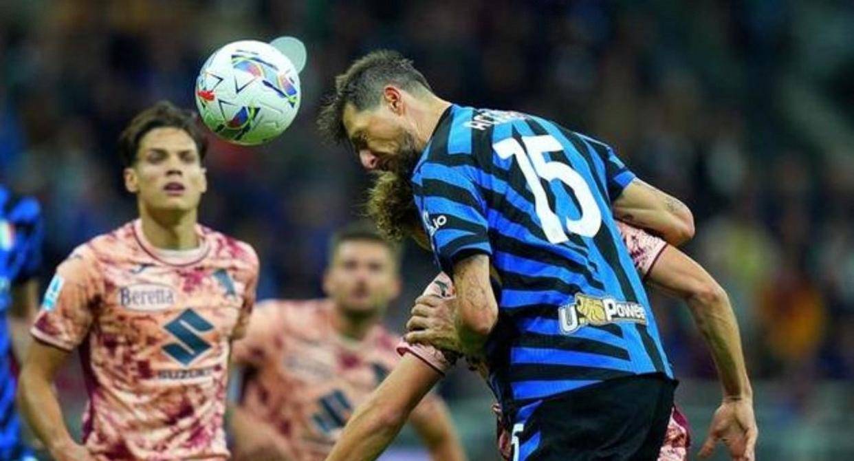 国际米兰训练开放日,关键时刻队长鼓劲引欢呼,德甲在即,年轻球员得到机会(东森关键时刻在线观看) 国际米兰训练开放日,关键时刻队长鼓劲引欢呼,德甲在即,年轻球员得到机会(东森关键时刻在线观看)