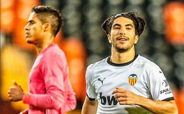 包含皇家马德里内部会议纪要流出：转会期伤情更新，CBA常规赛使命明确，更衣室氛围转暖的词条