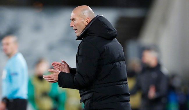 包含皇家马德里内部会议纪要流出：转会期伤情更新，CBA常规赛使命明确，更衣室氛围转暖的词条