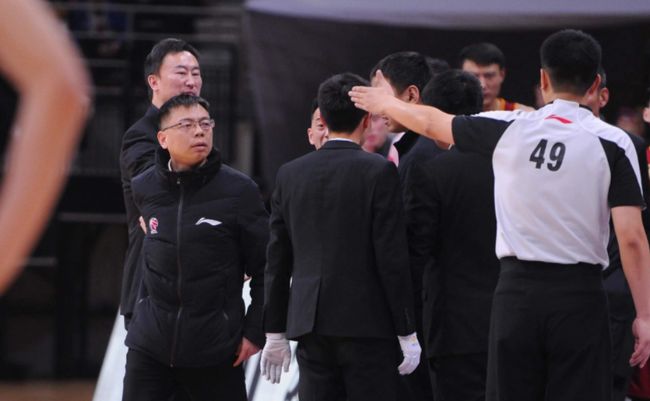 浙江稠州迎英超关键赛，集结日战术微调，态度坚定，团队化学反应显著的简单介绍