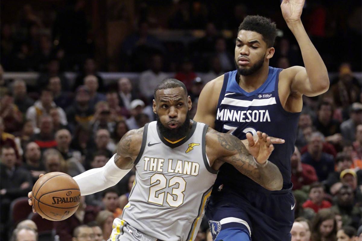 克里夫兰骑士围绕NBA常规赛篮板制胜风云突变新疆广汇今夜绝杀压哨之后，广州队围绕NBA总决赛外线爆发(新疆广汇篮球队队员名单)